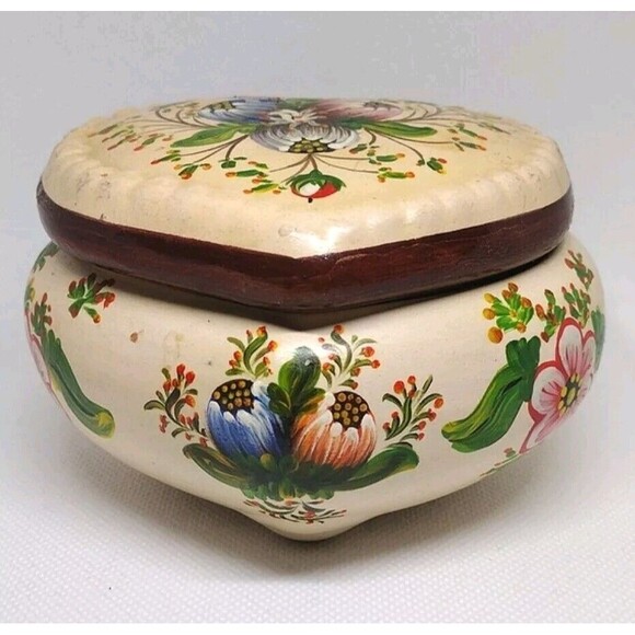 Vtg Floral Heart-Shaped Ceramic Trinket Box Artist Signed Hand-Painted Ceramic - Picture 2 of 14